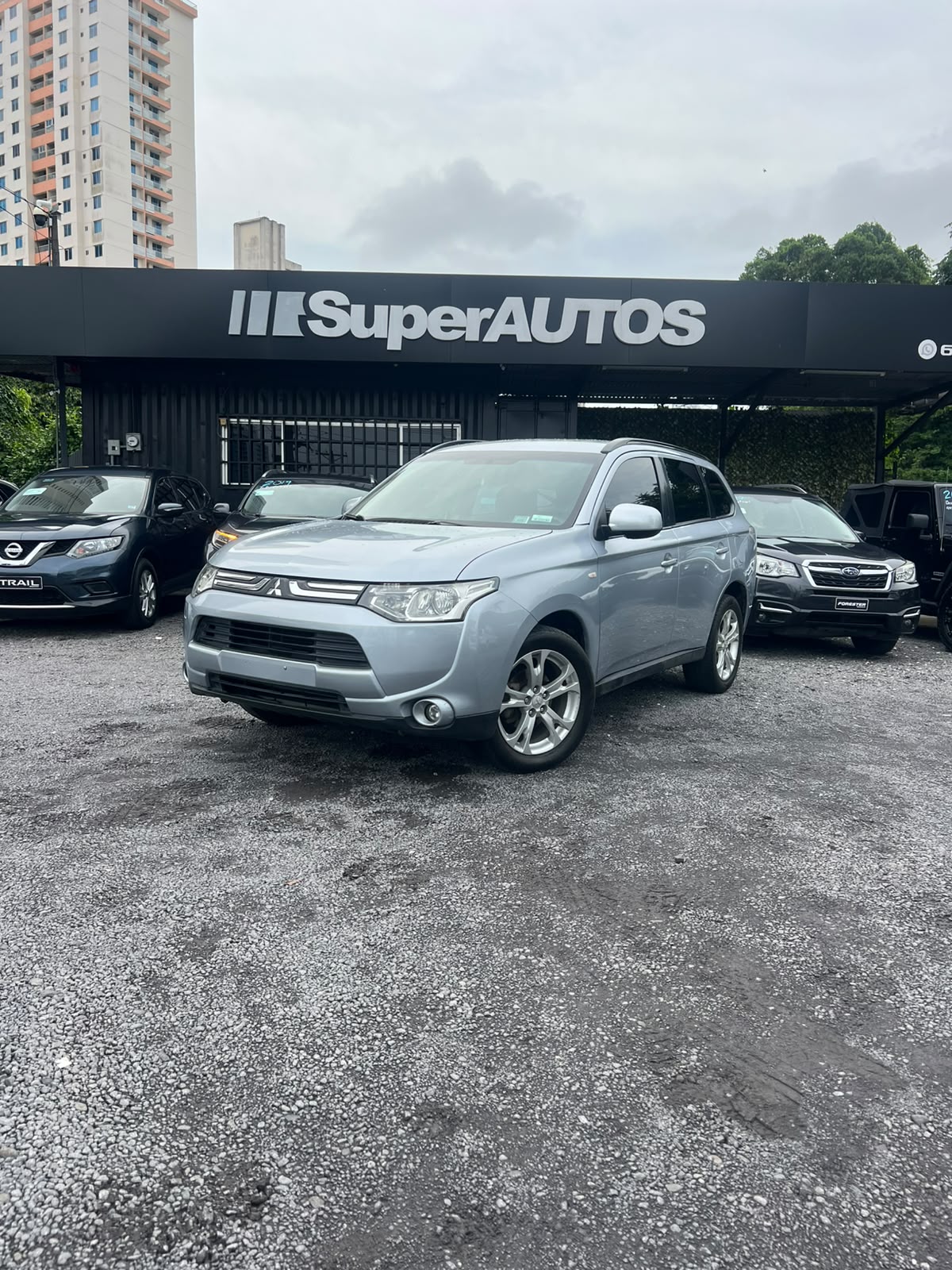 MITSUBISHI OUTLANDER