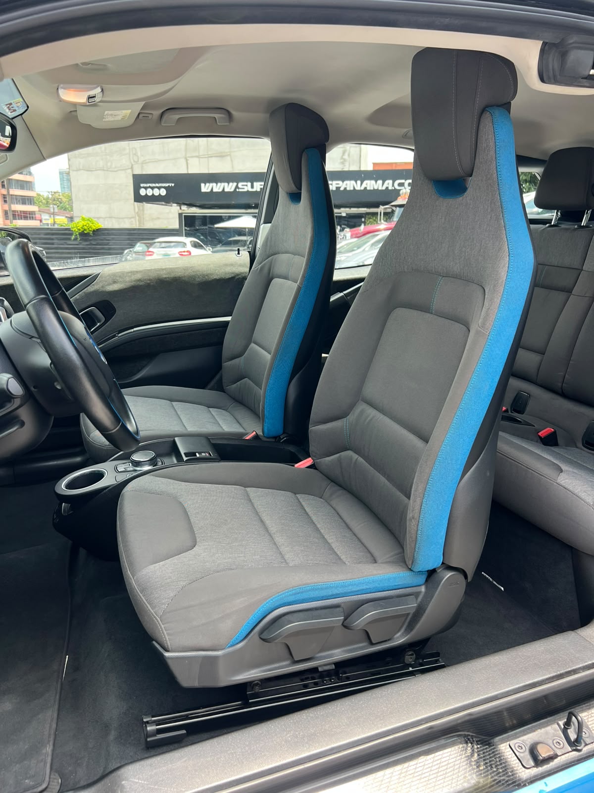 BMW I3